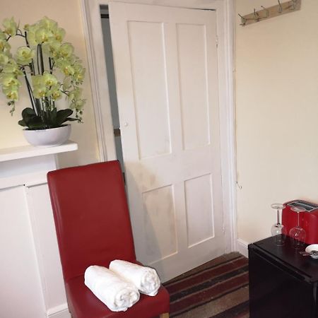 Red Carpet Guesthouse Рединг Екстериор снимка