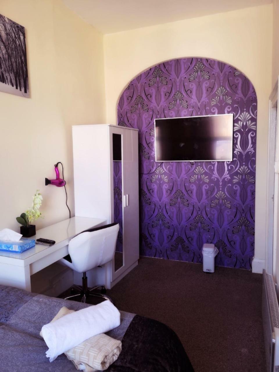 Red Carpet Guesthouse Рединг Екстериор снимка