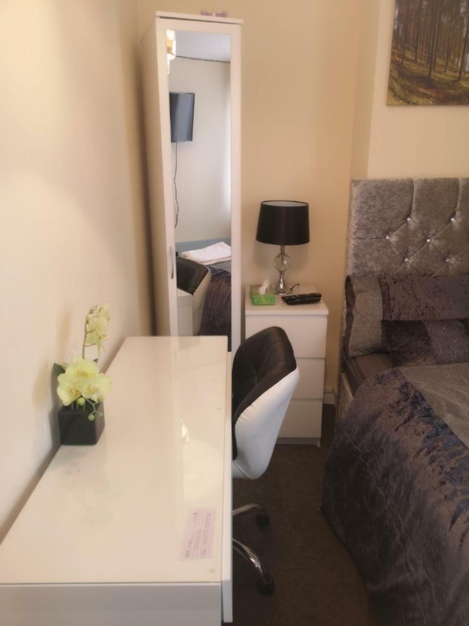 Red Carpet Guesthouse Рединг Екстериор снимка