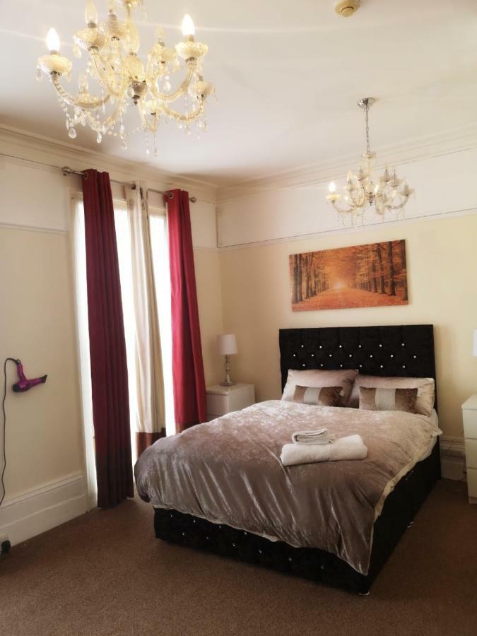 Red Carpet Guesthouse Рединг Екстериор снимка