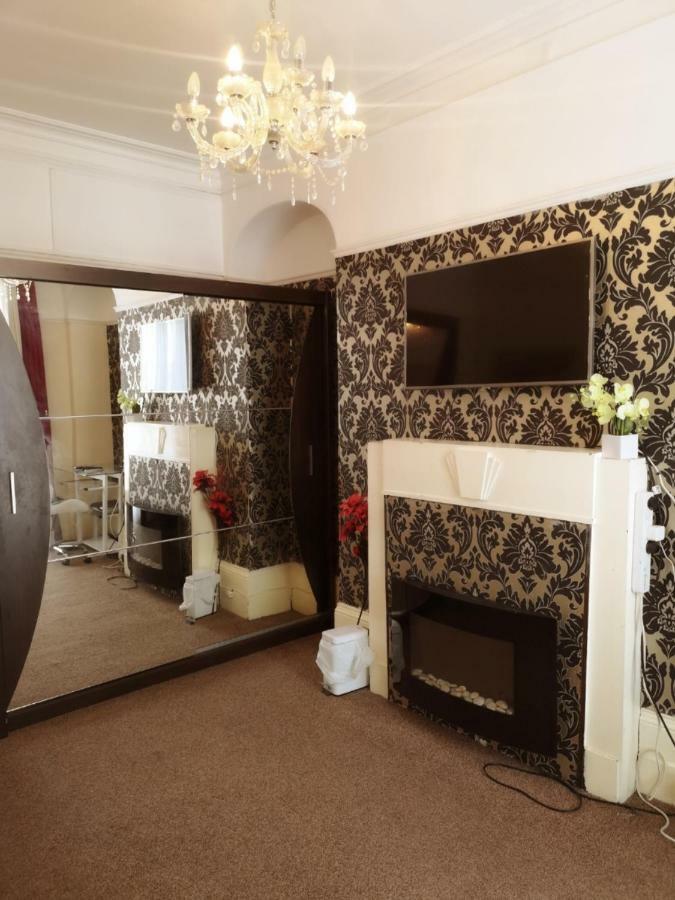 Red Carpet Guesthouse Рединг Екстериор снимка
